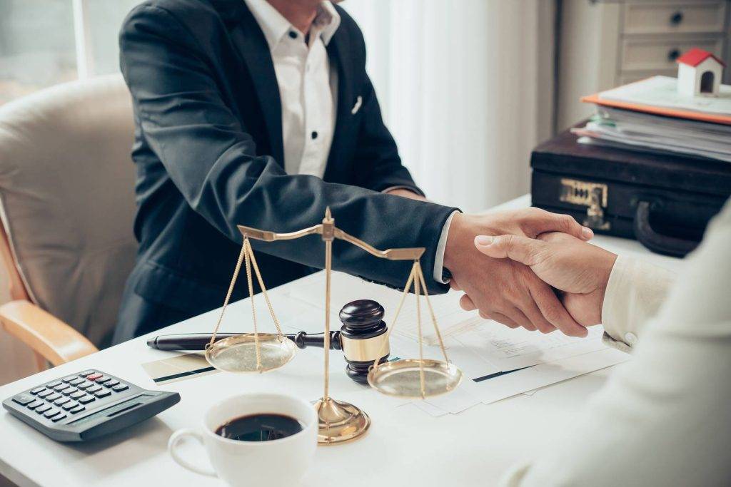 Meeting with a Fort Worth divorce lawyer for women.