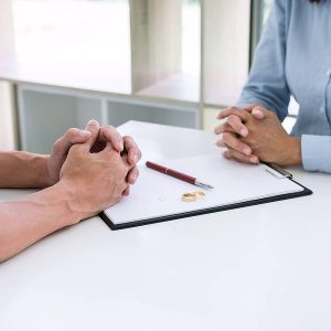 couple talking about texas divorce laws